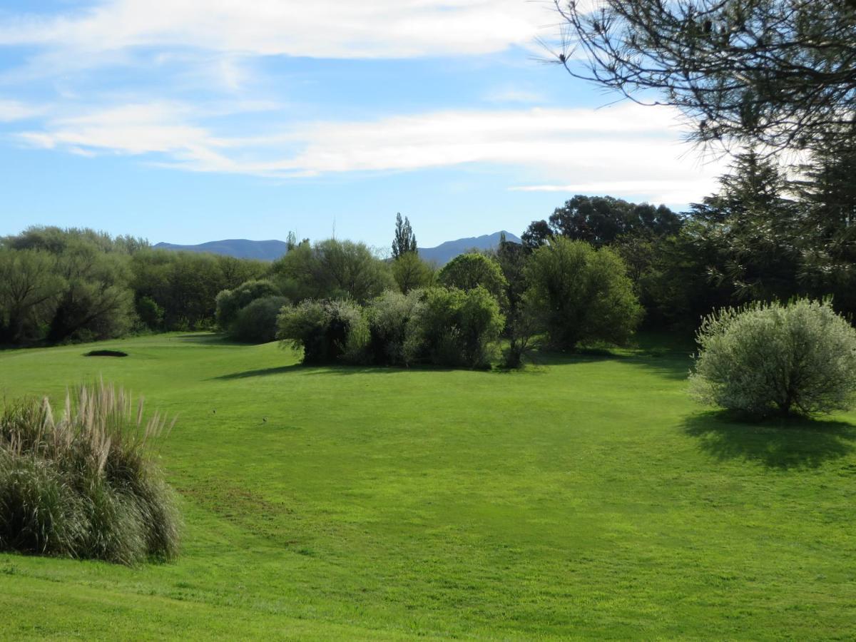 シエラ・デ・ラ・ベンターナ Acacias Country Clubヴィラ エクステリア 写真