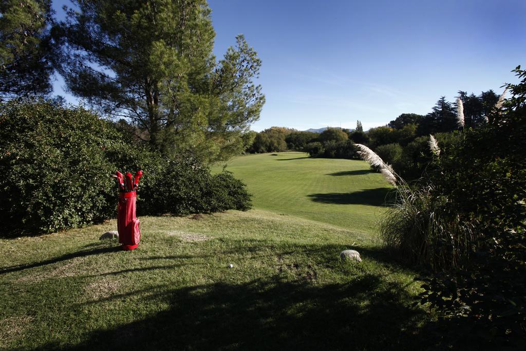 シエラ・デ・ラ・ベンターナ Acacias Country Clubヴィラ エクステリア 写真